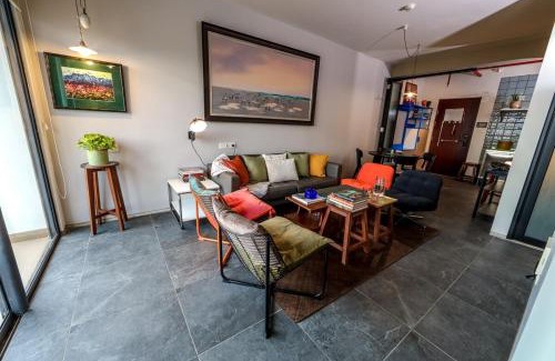 Bumi Serpong Damai Apartment | Calm Lux 3 BR 2 Baths next to AEON Mall