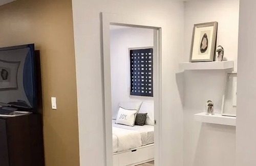 Queens Apartment | Calm Queens apartment by the beach