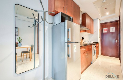 Jumeirah Lake Towers Apartment | Calm Studio at Lake View Tower JLT by Deluxe Holiday Homes