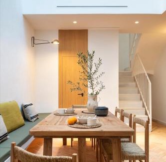 Triana House | Calma Places - OM Home Triana