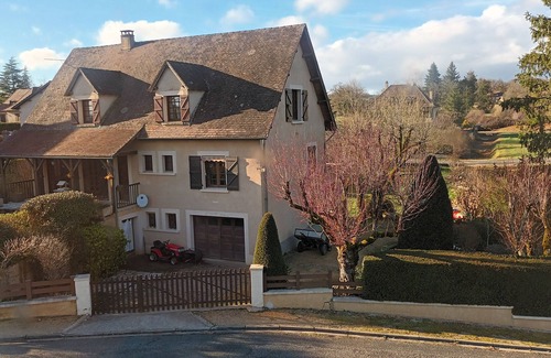 Lacapelle-Marival House | Calme et Commodité