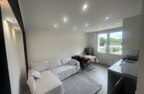 Montfermeil Apartment | Calme et Reposant