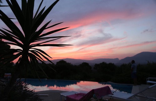 Roquefort-les-Pins Villa | Calme et vue Époustouflante Pour Cette Villa D'inspiration Balinaise à Valbonne