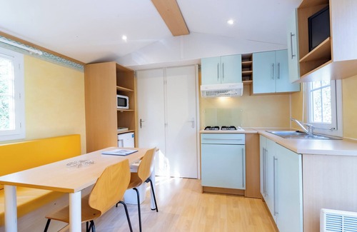 Bouzic House | "Calvi" Mobile Home: Dordogne Vacation, Shared Pool & Mini-Farm near Sarlat