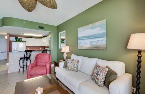Panama City Beach Condo | Calypso 805 East - Beach Chairs, Free Activities Each Day of Stay, and More