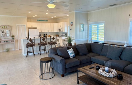Great Guana Cay House | Calypso Cottage: Spacious 3Br/3.5Ba house with amazing views and private dock