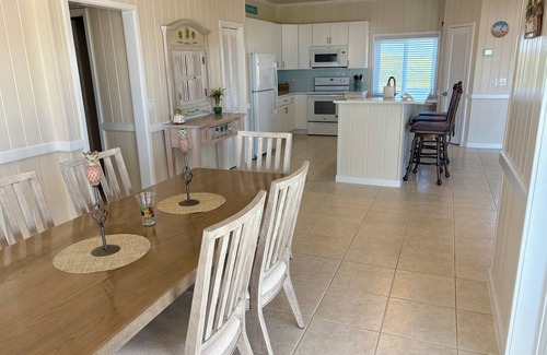 Great Guana Cay House | Calypso Cottage: Spacious 3Br/3.5Ba house with amazing views and private dock