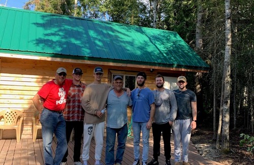 Soldotna Apartment | CAM'S LAKESIDE BUNKHOUSE