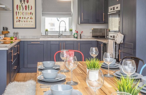 Criccieth Cottage | CAMBRIAN HOUSE, pet friendly, country holiday cottage in Criccieth