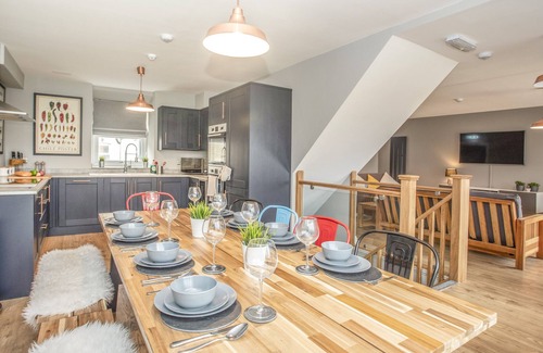 Criccieth Cottage | CAMBRIAN HOUSE, pet friendly, country holiday cottage in Criccieth