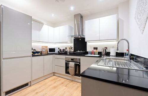 Birmingham City Centre Apartment | Camden Grove Suites