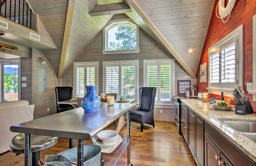 Camden Cottage | Camden Home on Lake Wateree w/Boat Dock!
