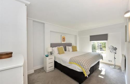 Camden Town with Primrose Hill Apartment | Camden Serviced Apartments by Globe Apartments
