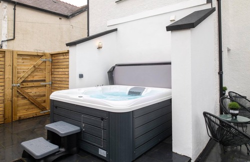 Abersoch House | Camellia House, indulge in luxury at our Victorian gem in the heart of Abersoch!