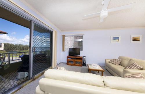 Forster Apartment | Camelot 6