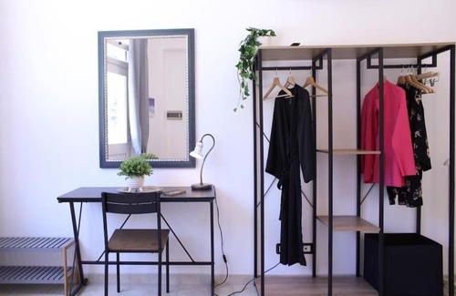 Sirolo Apartment | CAMERA Wi-Fi, Corte a pochi passi dal mare