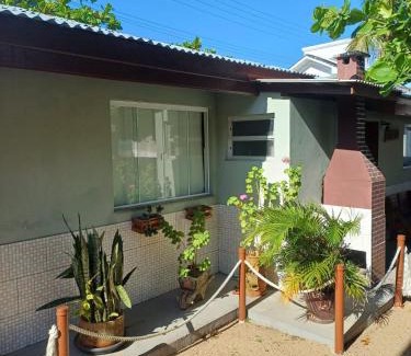 Caiacanga House | Caminhos do Ribeirão - Casa de Frente para o Mar