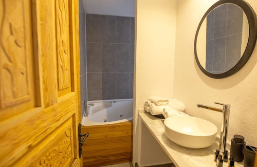 Ayvalik City Center Hotel | Camlik 87 Hotel Ayvalik