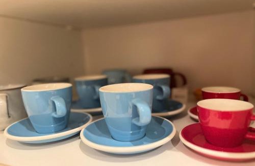 Cammeray Apartment | Cammeray Stay Above a Trendy Café, 2 free Cupsday