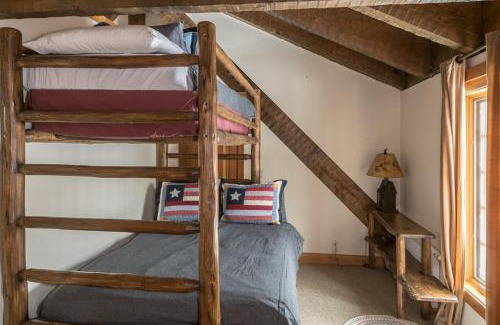 Spanish Peaks House | Camp Arrowhead Cabin