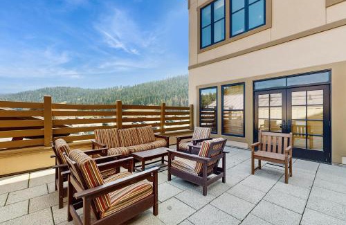 Olympic Valley Apartment | Camp Hideaway