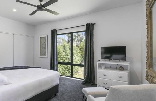 Meeniyan Apartment | Campania Spa Suite 3