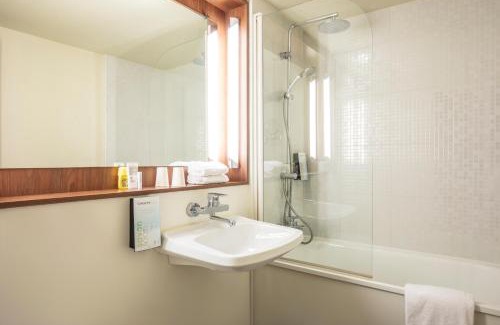 Chaintre Hotel | Campanile Mâcon Sud - Chaintré