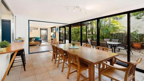 Moffat Beach House | Campbell Street 2 4, Moffat Beach