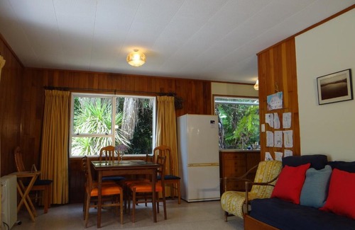 Tawharanui House | Campbells Beach Hideaway - Campbells Beach Bach
