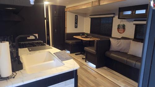 Jobos Other | Camper en el Batey