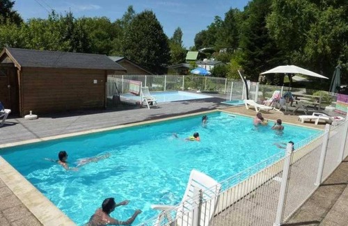 Louvie Juzon House | Camping 3 étoiles - Piscine - ccbaddd