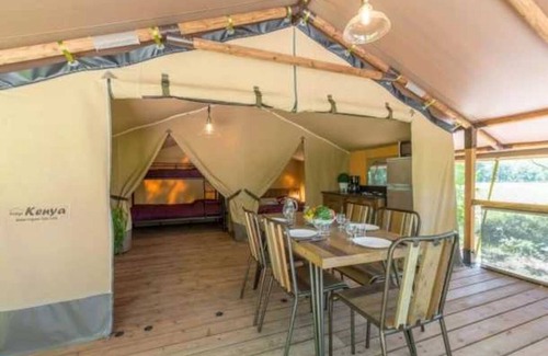 Roquebrune-sur-Argens House | Camping 3 étoiles - Piscine - eeebdf