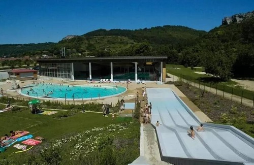 Ornans House | Camping Ecologique la Roche d'Ully* - Canadian Lodge 2 Rooms 2 People PRM Without Sanitary