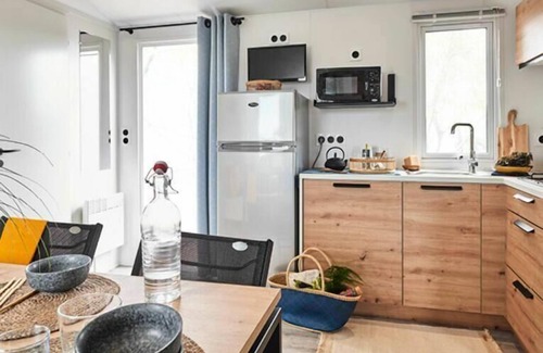La Plaine-sur-Mer House | Camping Flower La Guichardière* - Mobile home Grand Confort 4 rooms 6/8 People 31m²