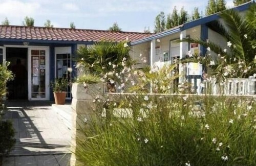 La Plaine-sur-Mer House | Camping Flower La Guichardière* - Mobile home Grand Confort 4 rooms 6/8 People 31m²