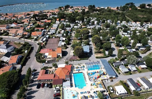 La Plaine-sur-Mer House | Camping Flower La Guichardière* - Mobile home Grand Confort 4 rooms 6/8 People 31m²