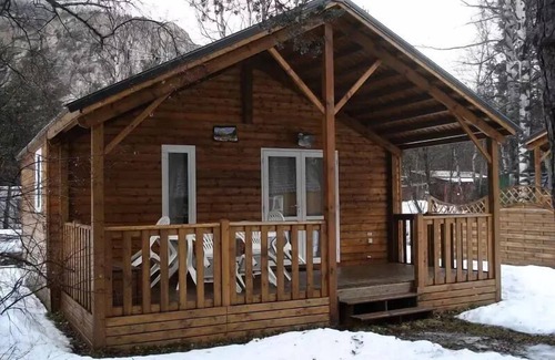 Saint-Martin-de-Queyrieres Ski Chalet | Camping-Caravaneige l'Iscle de Prelles * - Chalet Grand Confort Type Modulo 28 - 28 m2/2 bedrooms - Covered terrace 15 m2 6 people