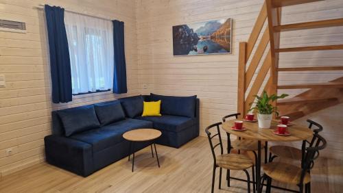 Trzesacz House | Camping KLIF-nowe KLIMATYZOWANE domki, 400m od centrum Rewala, 30m od MORZA