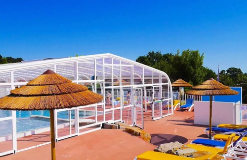 Les Moutiers-en-Retz House | Camping Les Brillas* - Authentic Mobile Home 3 Rooms 4 People