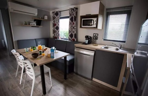 La Plaine-sur-Mer House | Camping maeva Club Les Vallons de l'Océan * - Mobile Home Premium 5 Rooms 8 People Air Conditioning + TV