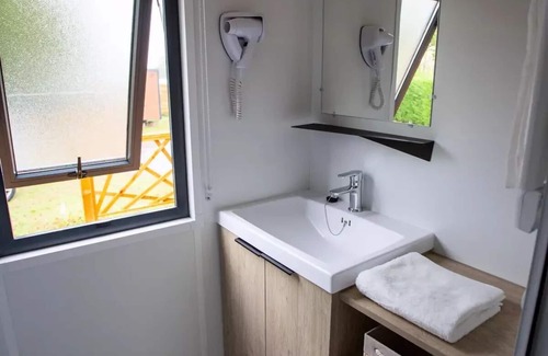 La Plaine-sur-Mer House | Camping maeva Club Les Vallons de l'Océan * - Mobile Home Premium 5 Rooms 8 People Air Conditioning + TV