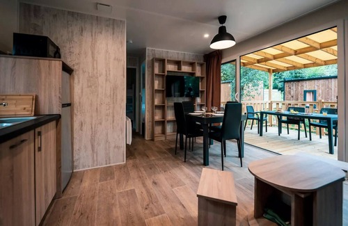 Quimper House | Camping Sunêlia Lanniron Orangery * - Sunêlia Luxe Lodge 2 bedrooms 2 bathrooms - Sheets provided 4 people