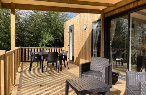 Quimper House | Camping Sunêlia Lanniron Orangery * - Sunêlia Luxe Lodge 2 bedrooms 2 bathrooms - Sheets provided 4 people