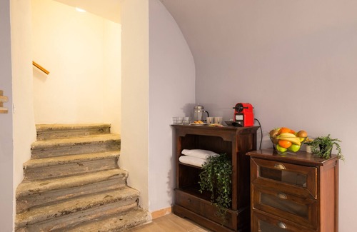 Rione VII Regola Apartment | Campo de Fiori Apartment with private SPA