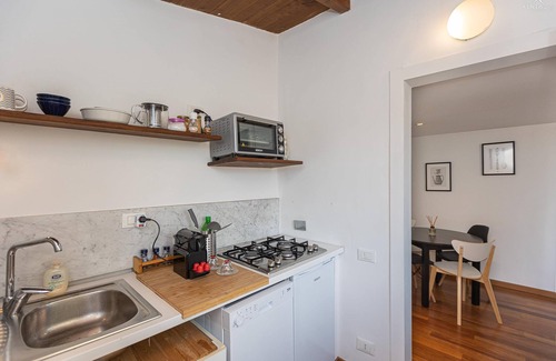 Roman Ghetto Apartment | Campo de fiori penthouse