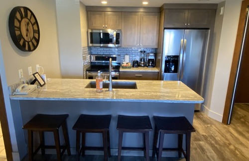 Park City Condo | Can't get any closer to lifts than Sundial Lodge! Winter 25/26 open for booking!