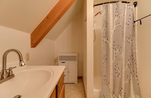 Davis House | Canaan Valley chalet near hiking, biking, kayaking, skiing, and charming towns…