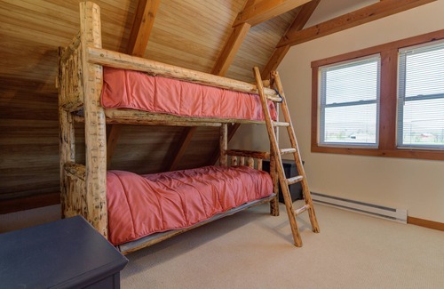 Davis House | Canaan Valley chalet near hiking, biking, kayaking, skiing, and charming towns…