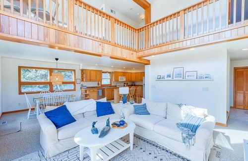 Brigands' Bay House | Canal-front home w/game room, private washer/dryer, WiFi, deck