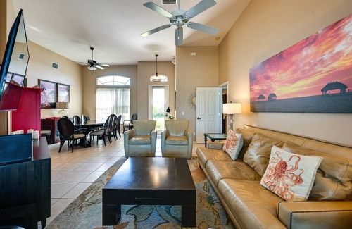 Marco Island Cottage | Canal-front Marco Island Home w/ Boat Dock + Pool!